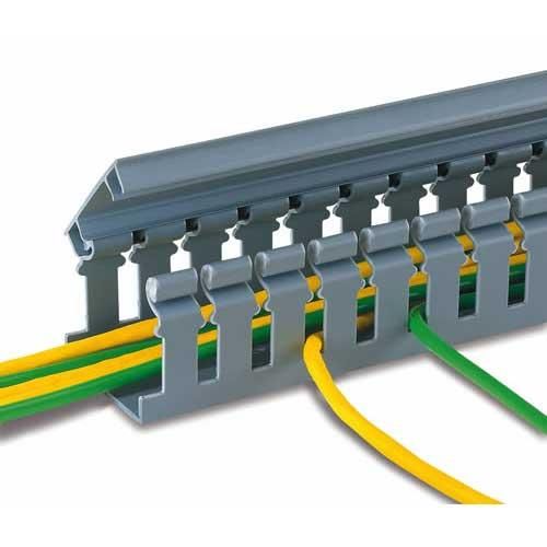 CHEMIN DE CÂBLES AVEC COUVERCLE PANDUCT® DE TYPE H À LARGES FENTES