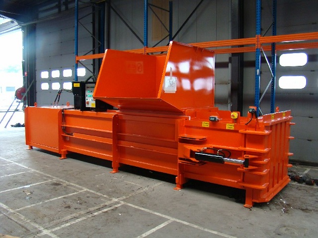 Presse à balles hydraulique GV450HFE - 50 tonnes - balles de 450kg - ouverture 1400x1040 mm_0