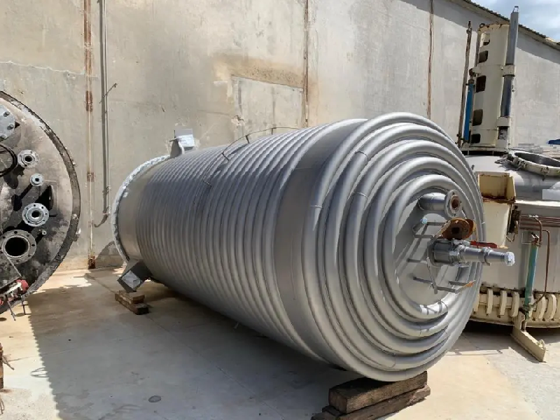 Réacteur aguilar y salas inox 316 9 500 litres avec agitation et demi-tige d'occasion_0