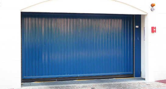 Porte de garage basculante 3100 standard m / motorisée / en acier / avec rail de guidage_0