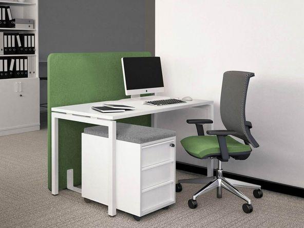 Bureau individuel Carbone U en bois blanc avec passage de câbles_0