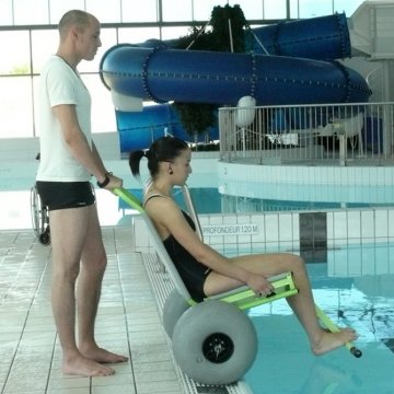 fauteuil handicapé pour piscine