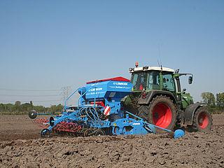 Semoir pneumatique Solitair 9 - Lemken - 3 à 6m, dosage 1,5-300 kg/ha, écran couleur Solitronic_0