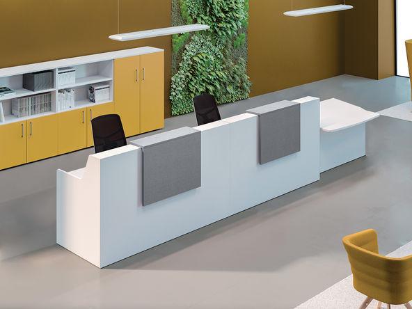 Banque d'accueil avec 2 postes et un accès PMR bois blanc_0