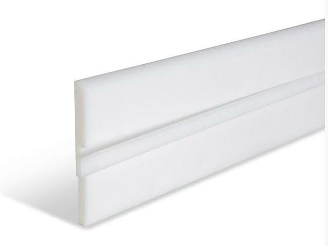 Plinthe polyethylene blanc h150mm avec profil d'insert_0