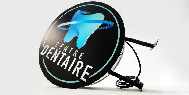 Enseigne drapeau ronde lumineuse double face - plexiglas 3 mm - tubes fluorescents_0
