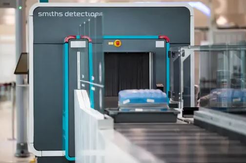 Système de dépistage avancé des objets interdits tels que les armes sur des bagages à main en utilisant la technologie CT - HI-SCAN 6040 CTiX_0