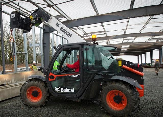 TL30.60 - Chargeur télescopique compact Bobcat - 3 tonnes et 6 mètres de hauteur_0