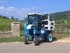 1027 - tracteur enjambeur - bobard - à 4 roues motrices à transmission hydrostatique_0