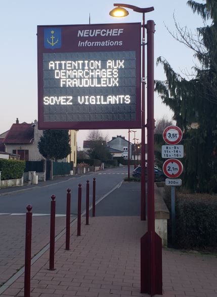 Panneau d'affichage lumineux d'information multi-lignes pour les communes: lieux publics, mairies... - Radars pédagogiques Série AFFMUM_0