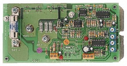 RÉGULATEUR DE VITESSE POUR MOTEUR C.C.