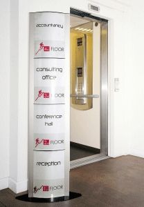 Accueil 173 - totem - p&p - en alu anodisé de format 173 x 60 cm_1