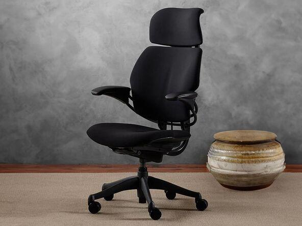 Siège de bureau ergonomiqu avec têtière Humanscale_0