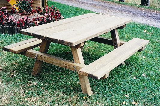TABLE DE PIQUE-NIQUE EN BOIS 