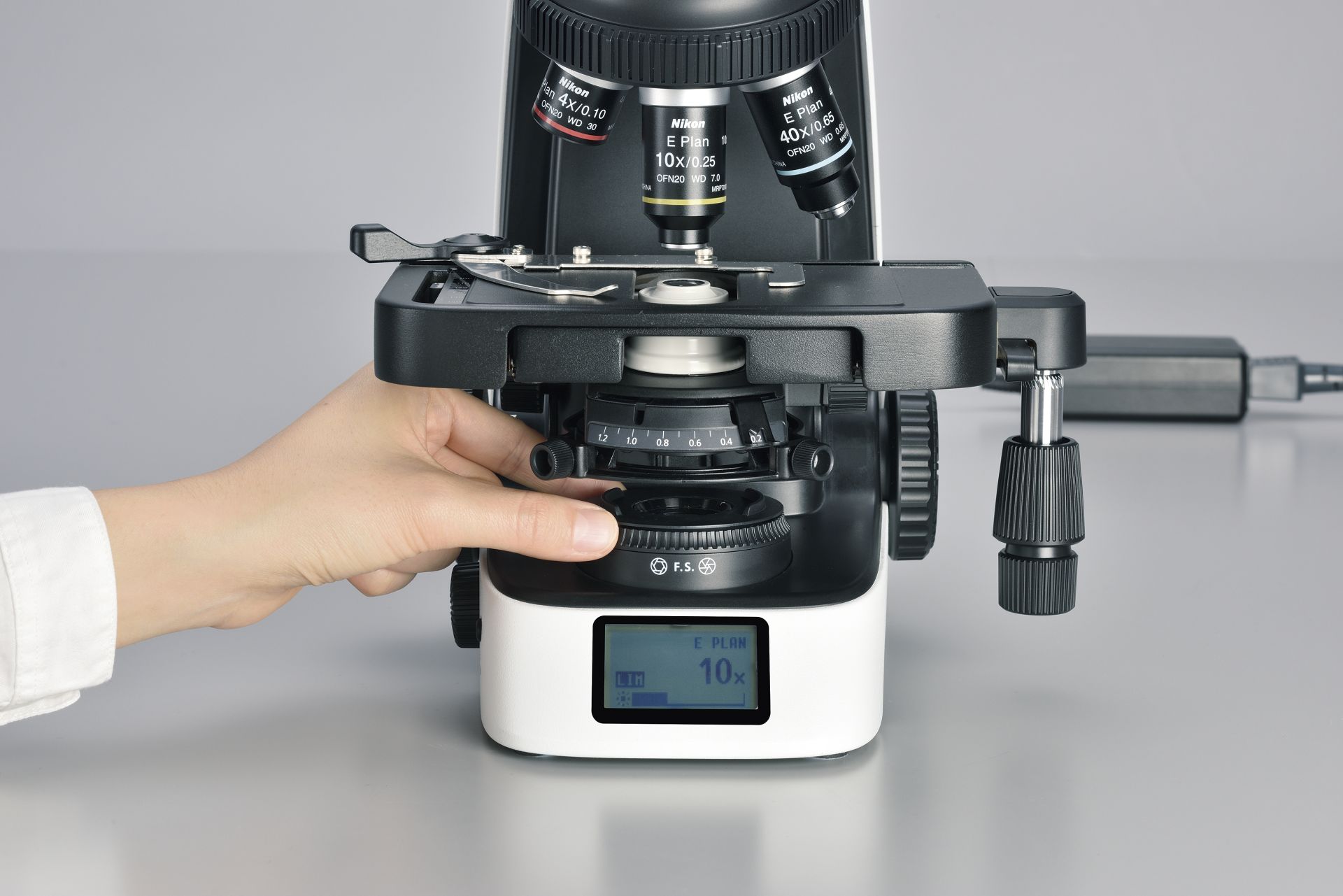Eclipse Si - Microscope droit ergonomique avec fonctionnalités avancées pour un confort optimal_1