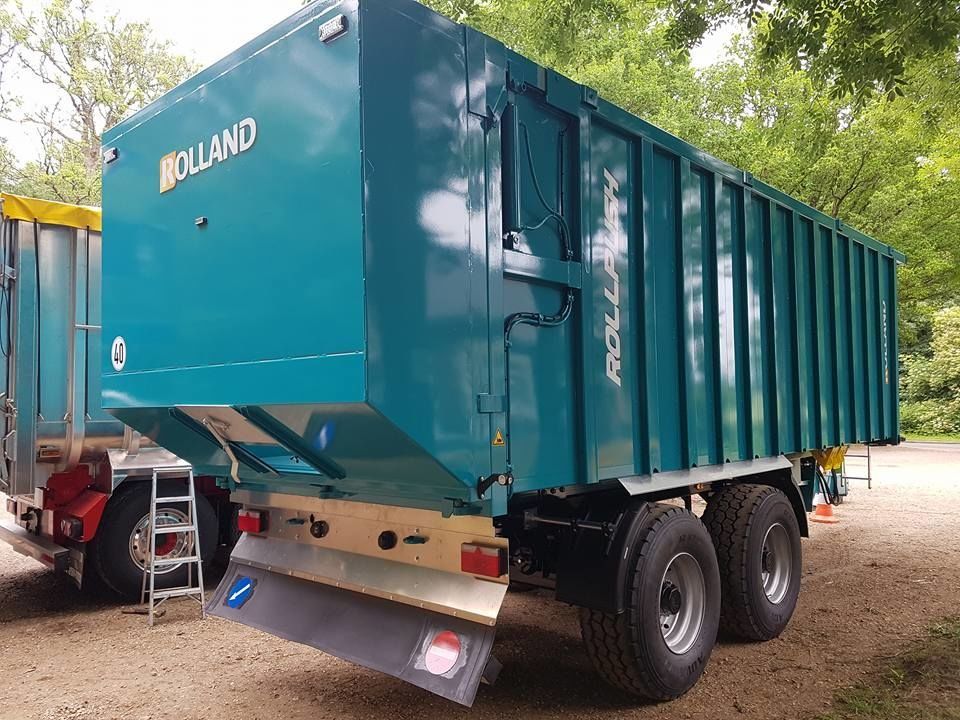 Rollpush 6732 - Benne agricole monocoque Rolland - Fond poussant inclinable et basculant - Volume maxi 32 m3_0
