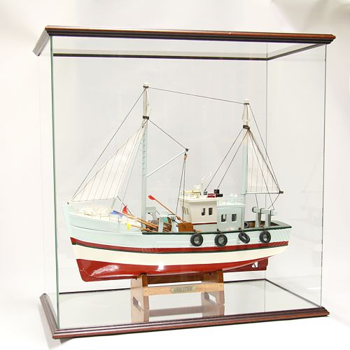 Vitrine sur mesure pour maquette et objet de collection_0