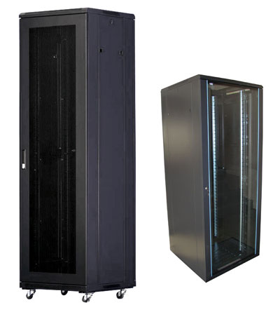 Baie de brassage - Armoire technique pour réseaux informatiques et téléphonie - Rangement ordonné et organisé_0