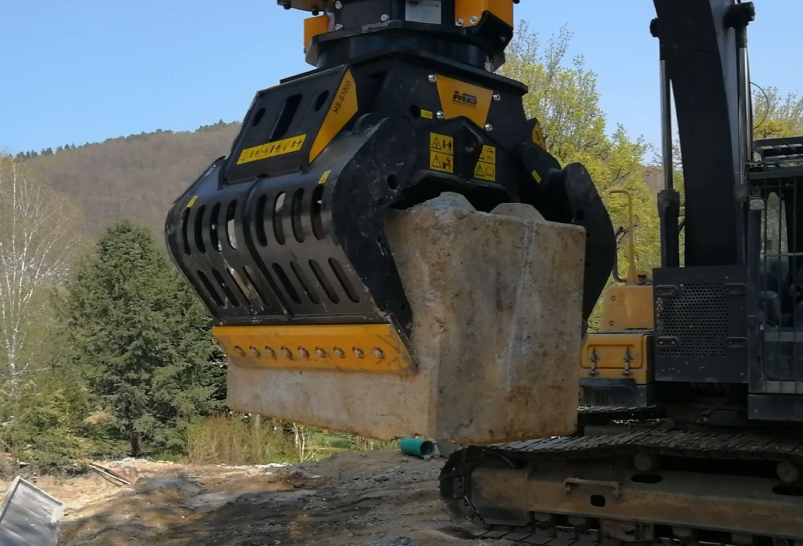 Pince de tri MB-G1000 S4 - pour engins de chantier de 18 à 25 tonnes - haute précision et force de fermeture élevée_0