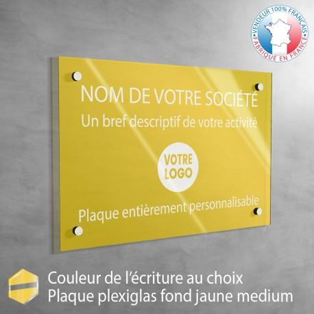 Plaque professionnelle en plexiglas fond jaune à personnaliser | 20 x 15 cm référence: 012-plaque-professionnelle-plexi_0