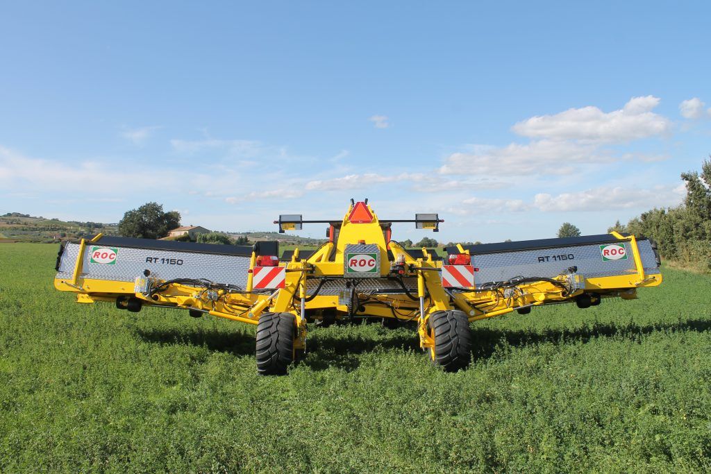 Rt 1150 - andaineur à tapis - roc srl - un tracteur de seulement 100 hp est suffisant pour créer un andain tous les 10 mètres_0