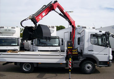 Grue auxiliaire Fassi F95AK - Capacité de levage 9,50 tm - Bras hydraulique jusqu'à 7,10 m_0