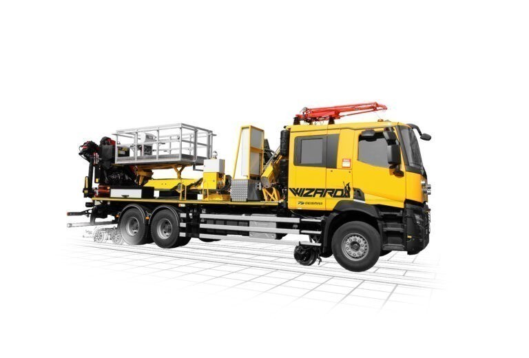 Véhicule rail-route multi travaux caténaire - Universal Wizard - V2R-C NGR avec cabine double et équipements haute performance_0