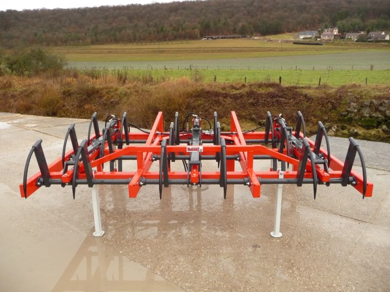Carolev 3603 - Manipulateur Bugnot - Prend 3 bottes de 1.20 m de largeur - Charge maxi 2100 kg - Largeur 2.95 m_0