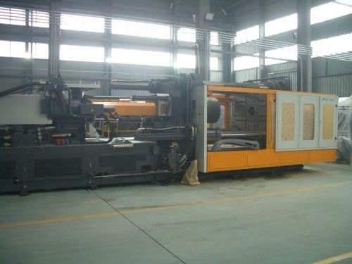 HXZ - Machines pour injection plastique Hysion - Capacité d’injection 6540 cm3 - Moulage par injection à double plateau_0