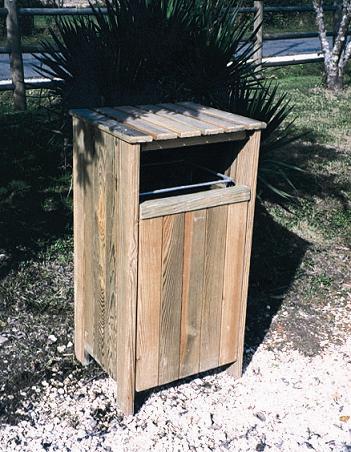 CORBEILLE D'EXTÉRIEUR EN BOIS 