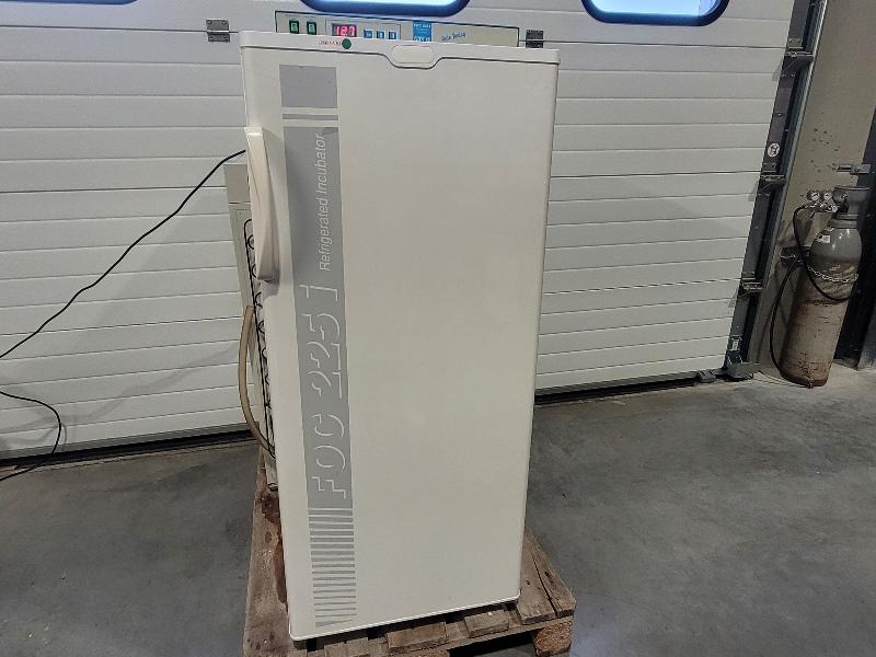 Incubateur / étuve à thermostat réfrigéré VELP FOC 225I_0