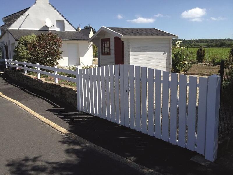 Portail Battant PVC Castel Ajouré Vertical Manuel ou Électrique (Somfy ou Nice) Blanc, Gris, Beige ou Chêne Sur Mesure_0