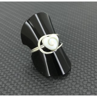 BAGUE OEIL DE SAINTE LUCIE EN ARGENT FORME COEUR