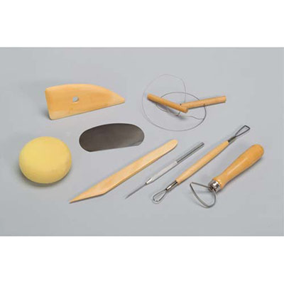 KIT DU POTIER 8 OUTILS EPONGE, ESTEQUE BOIS ET METAL, TOURNASIN, MIRETTE, AIGUILLE, EBAUCHOIR, FIL