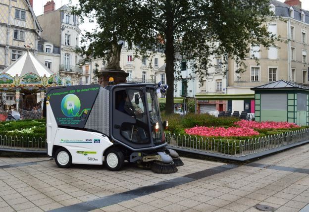 Balayeuse compacte Green Machines 500 ZE (GM5) électrique pour voirie - Batteries lithium-ion - Performances professionnelles_0