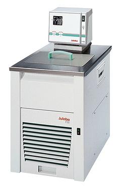 Cryothermostat compact Julabo F32-HE réf 9212632 - Chauffage et refroidissement précis_0