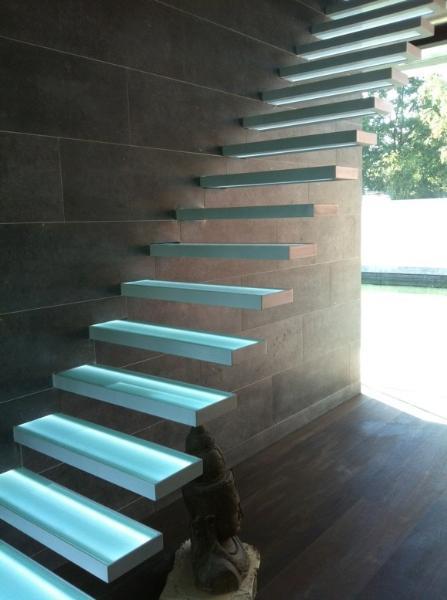 Escalier avec marches en verre - Service global de la conception à la pose_0