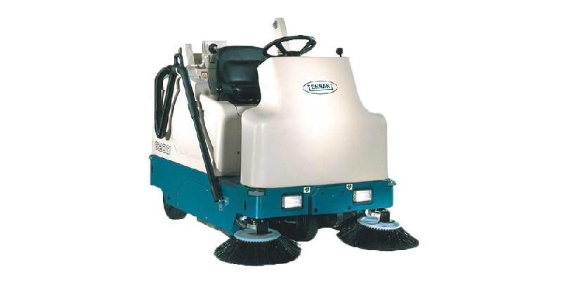 Location ou vente - Balayeuse autoportée reconditionnée Tennant 6200 - Largeur de travail 1m - Capacité 135L - Contrôle optimal de la poussière_0