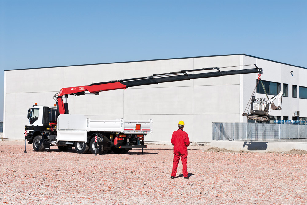 Grue auxiliaire Fassi F315A e-dynamic - 31,09 tm - 26,70 m avec jib - rotation 400°_0