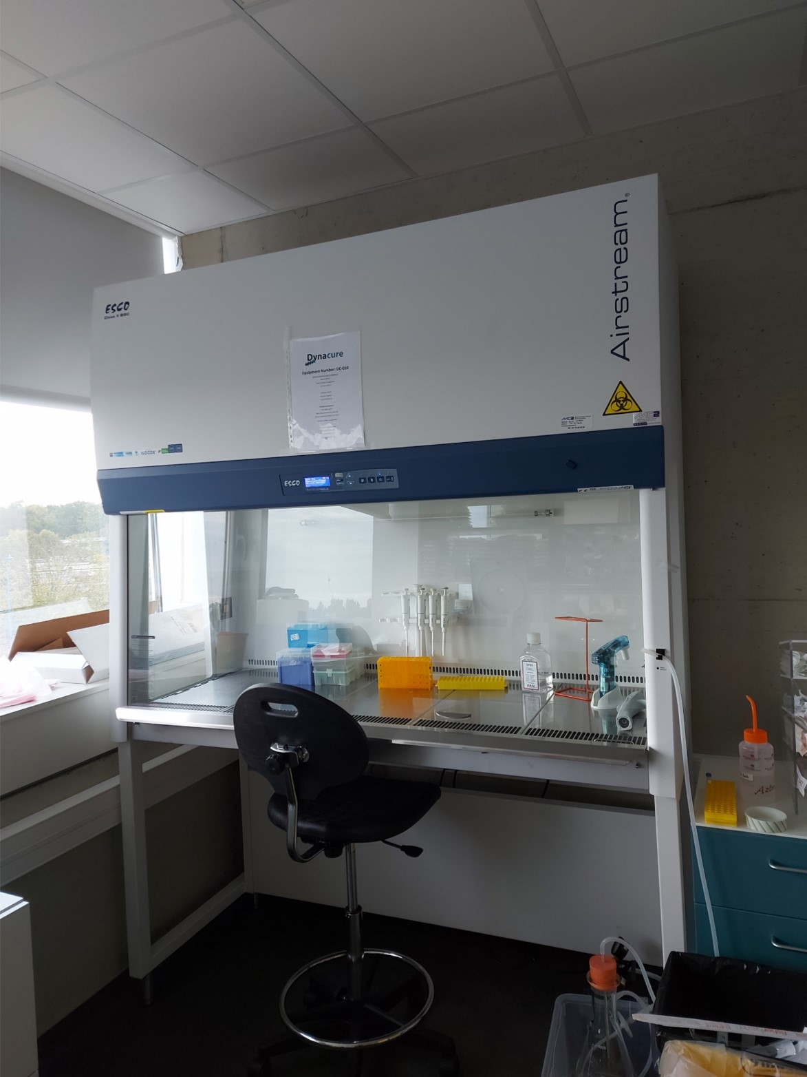 Poste de sécurité microbiologique d'occasion pour laboratoire de recherche - PSM ESCO ac2-5e8 Aistream Plus_0
