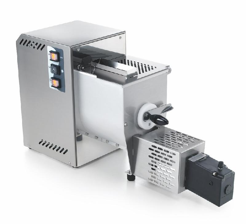 Machine à pâtes fraîches avec coupe-pâtes, capacité cuve 6 litre., 5 kg/h - CBF0010_0
