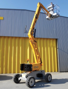 Nacelle articulée automotrice diesel, hauteur de travail 11,9 m utilisé pour la pose d'enseignes, élagage, pose de décorations de noël et autres - MAN'GO 12 - disponible en location_0