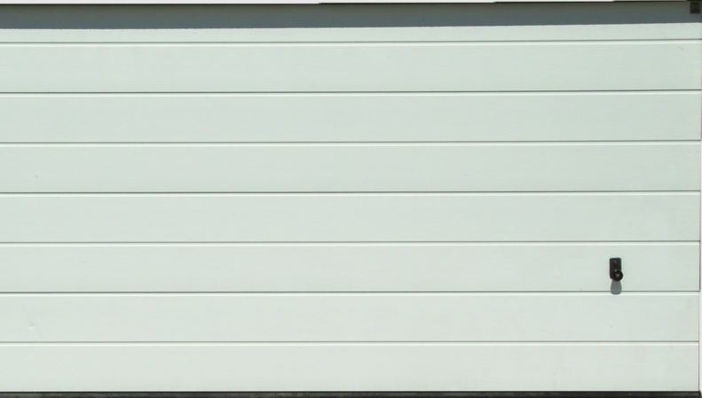 Porte de garage anti-effraction performante et personnalisée sur mesure - Blindage et Fermeture_0