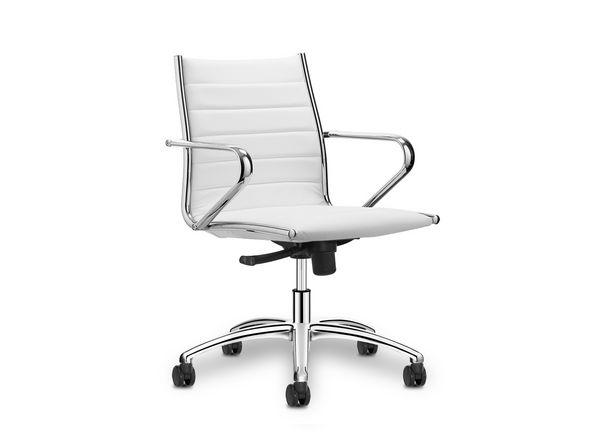 Fauteuil manager Classic en cuir avec surpiqûres, accoudoirs et pied chromé_0