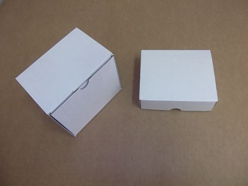Boîte cadeau blanche - Cartoval 421B-82x62x69 - microcannelure 1mm - 82x62x69_0