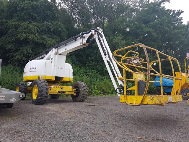 Nacelle articulée diesel en location - Nettoyage de façades et élagage - Hauteur de travail 20 m - NASL-DIEL-ART-20M_0