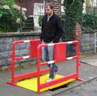 Passerelle piétonne - Longueur 1m40, Largeur 0m75, Hauteur 1m00 - Fixations pour garde corps BC15_0