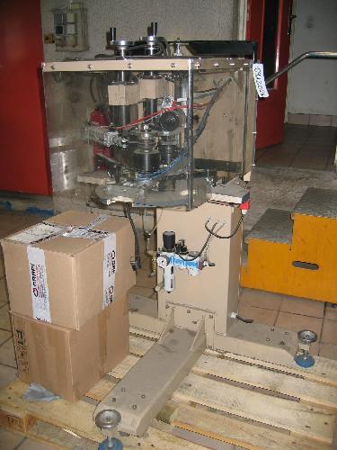 Visseuse d'occasion - ADM - plateau indexé 4 postes - vissage par 3 mors avec couple réglable_0