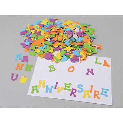 SACHET DE 405 LETTRES EN CAOUTCHOUC ADHESIF, HAUTEUR 3CM, 5 COULEURS ASSORTIES