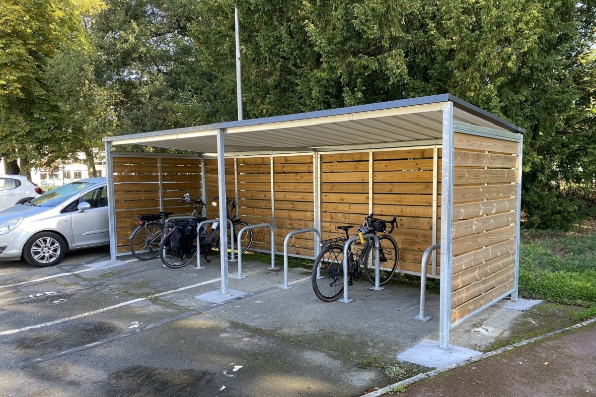 Abris 2 roues à toit plat pente arrière pour vélos et motos - Série AB - Sur mesure_0